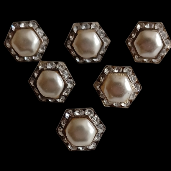 Set of 6 Vintage Decorative Buttons - Picture 2 of 5